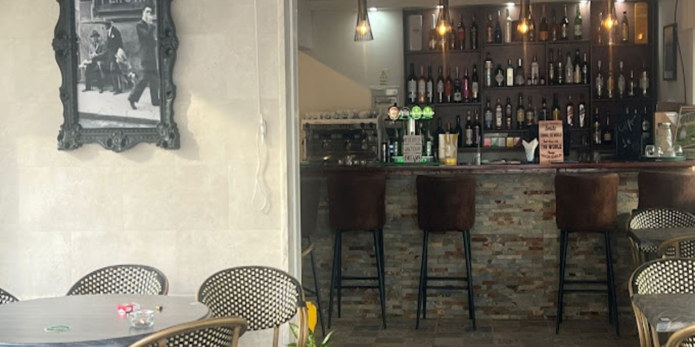 Ivanis Bar